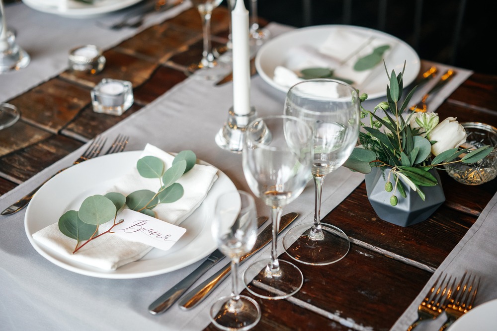 La bonne table, toujours habillée d'une nappe - RESUINSA