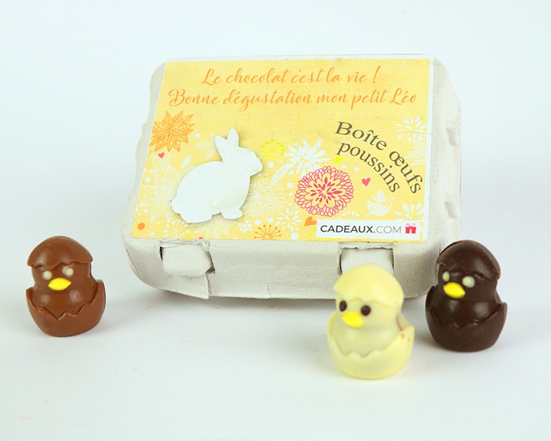 Boîte de chocolat de Pâques personnalisé avec ses petits poussins en chocolat