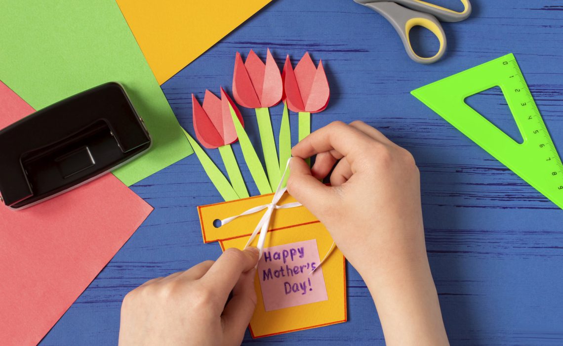 Un bricolage cadeau d'anniversaire pour maman : des porte-photos