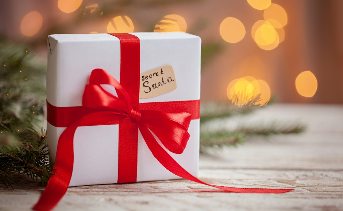 Quel cadeau offrir pour un secret santa ? 10 idées cadeaux - Shop by Clo