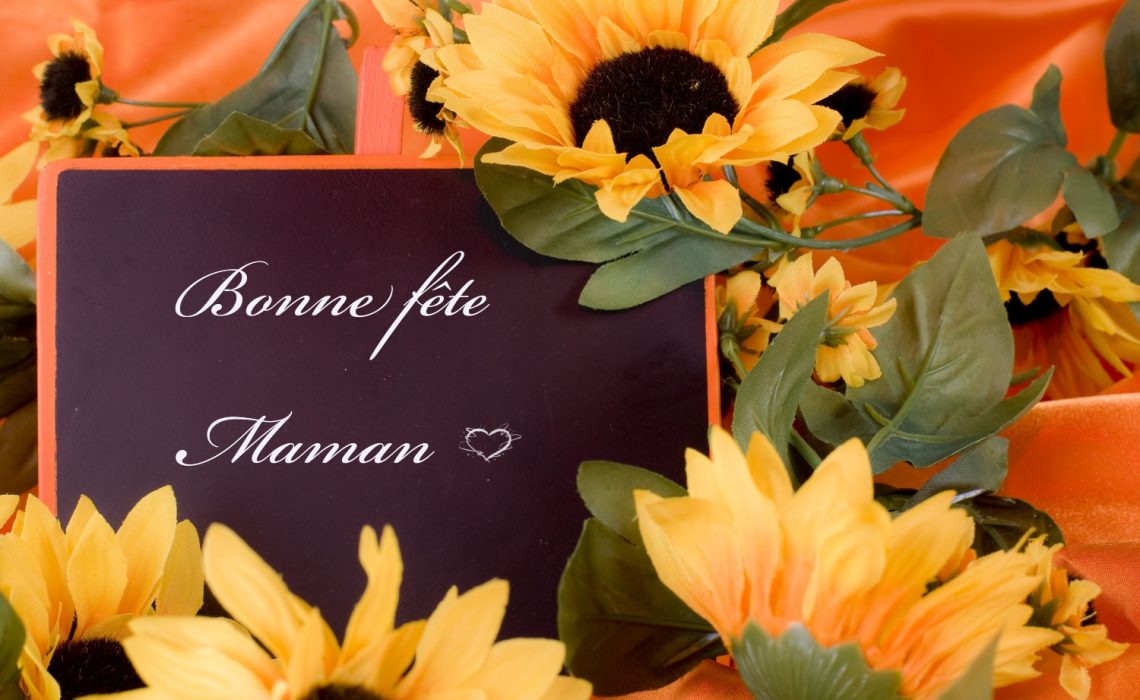 Tournesols et pancarte Bonne fête Maman