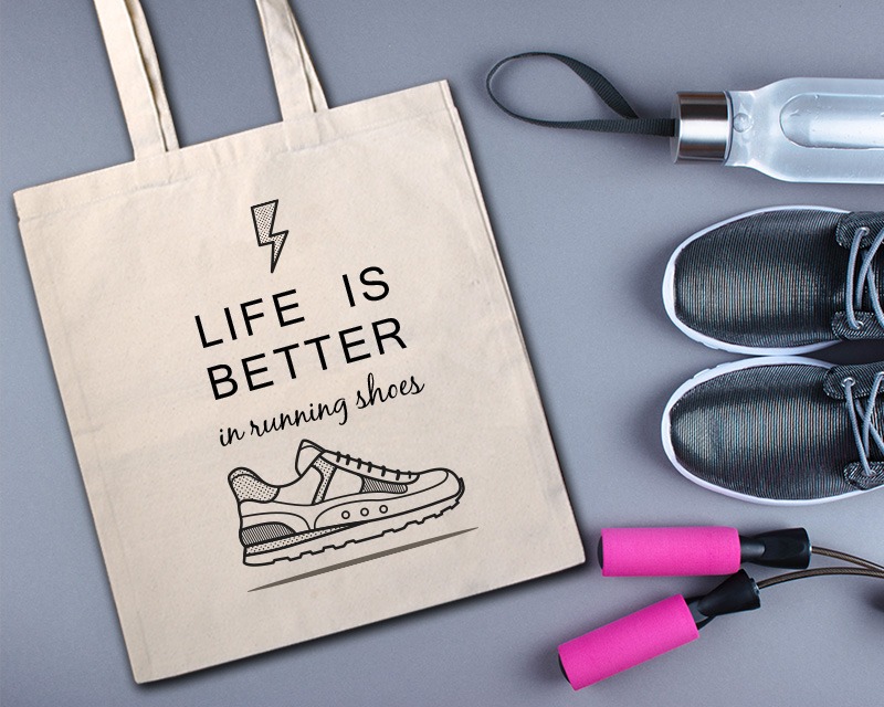 Tote bag personnalisé Fitgirl life is better in running shoes