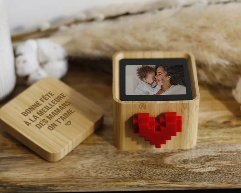 Lovebox boîte à message d'amour connectée et personnalisée Bonne fête à la meilleure des mamans on t'aime