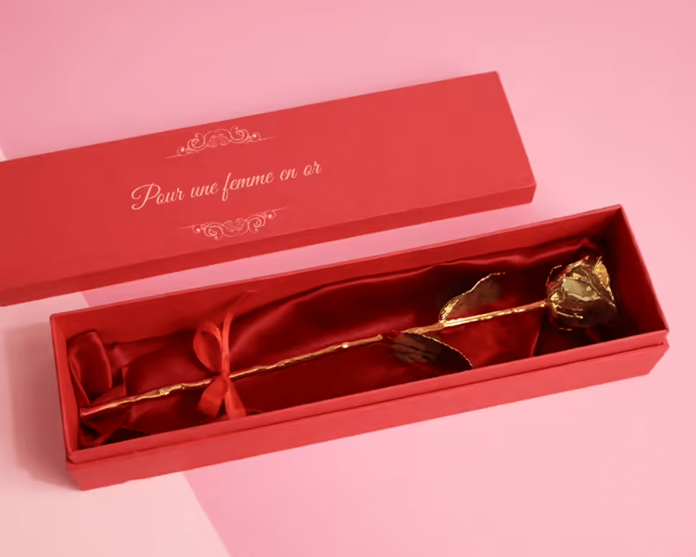 Rose en or dans son coffret personnalisé