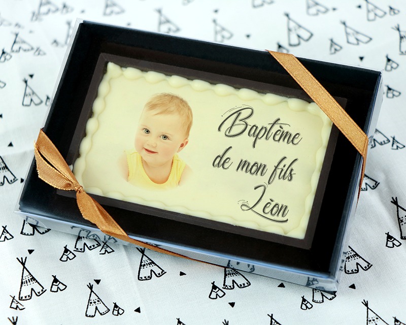 Coffret tablette de chocolat personnalisée avec la photo d'un jeune baptisé pour son baptême