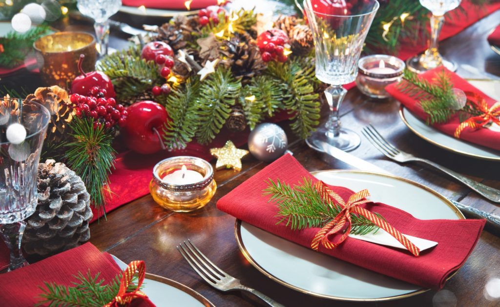 décorations de table de Noël en rouge et vert