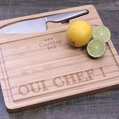 Planche à découper gravée et son couteau
