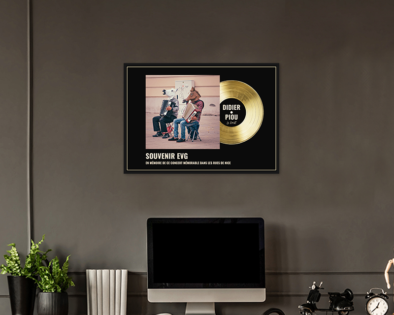 Disque d’or personnalisé avec photo dans son cadre en bois