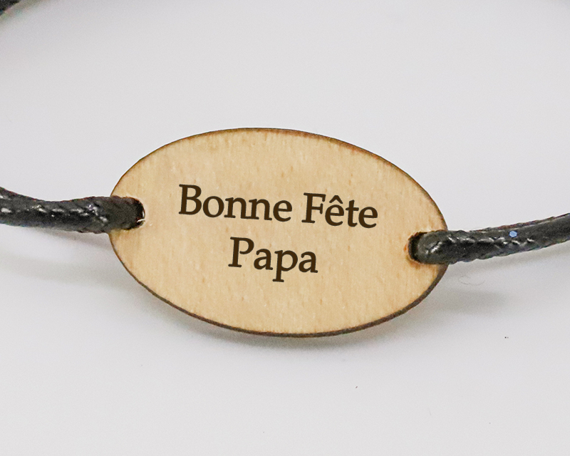 Bracelet cordon avec médaille ovale personnalisée en bois