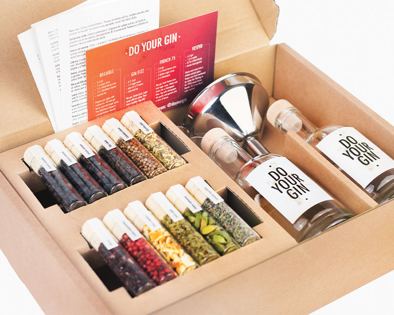 Kit de fabrication de gin et son verre personnalisé
