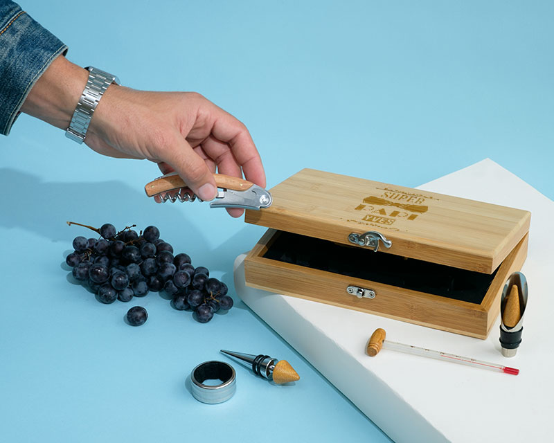 Coffret Sommelier gravé et ses accessoires - Meilleur Grand-Père