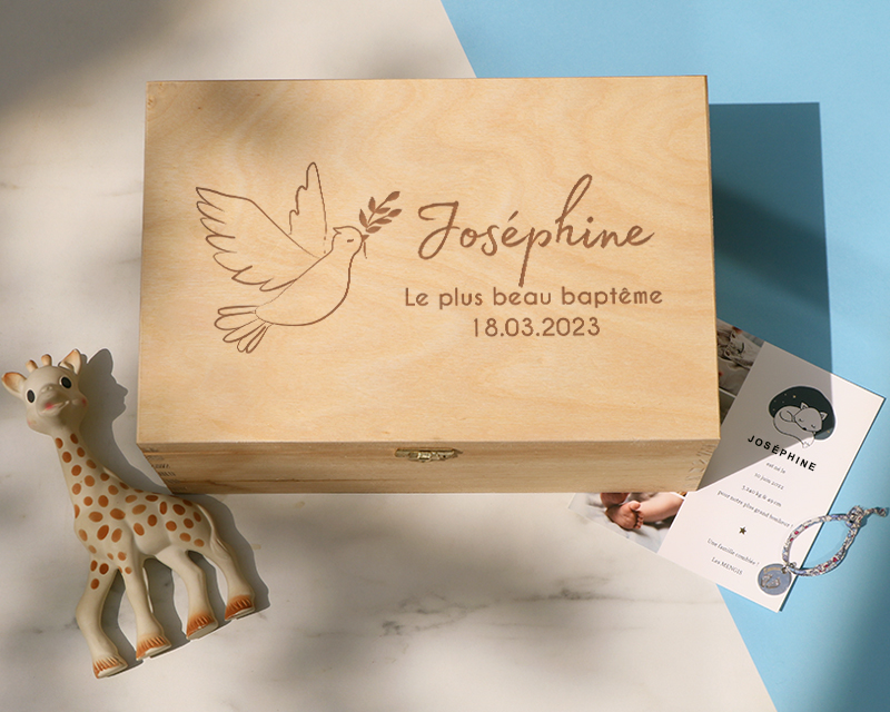 Boîte souvenirs bébé personnalisée pour baptême | Cadeaux.com