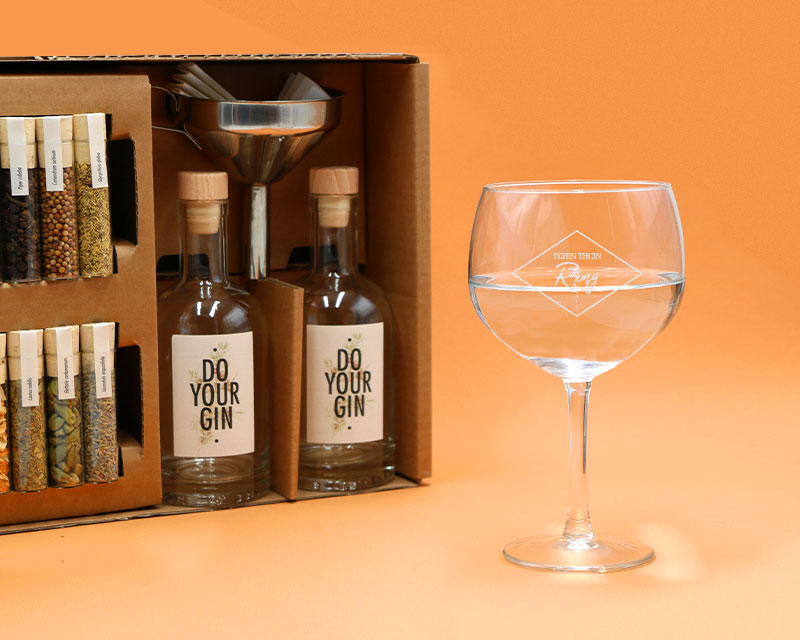 Kit de fabrication de gin et son verre personnalisé