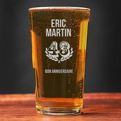 Verre A Biere Pinte Bon Anniversaire Personnalise Avec Un Prenom Cadeaux Com