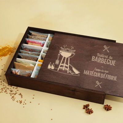 Grand coffret d'épices gravé Festival du barbecue - 36 épices du monde