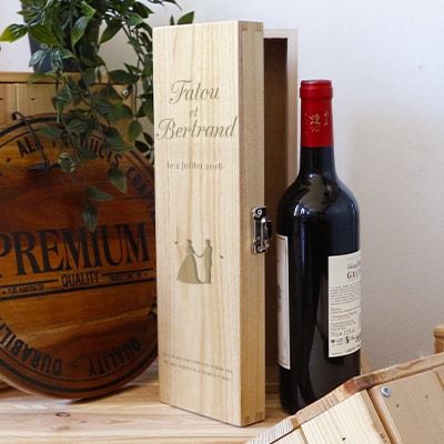 Caisse à vin personnalisée mariage - Prénoms couple