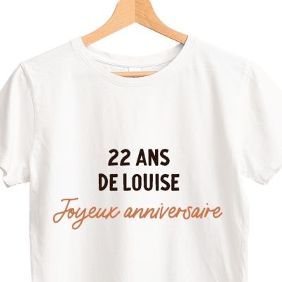 T-shirt blanc avec message femme 22 ans