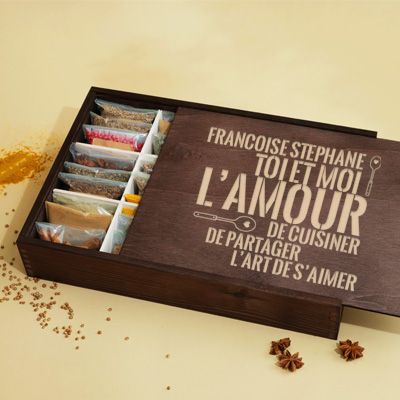 Grand coffret d'épices gravé « L'amour de cuisiner » - 36 épices du monde