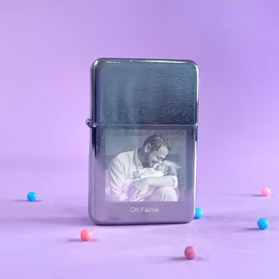 Briquet Gravé Photo