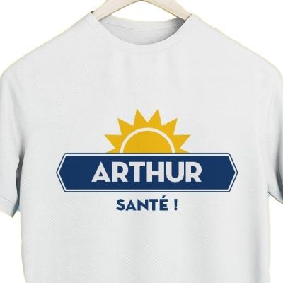 T-shirt blanc homme personnalisé pour un Arthur