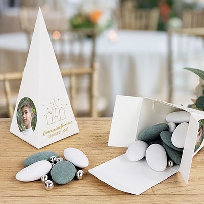Boîtes à dragées personnalisées avec dragées chocolat et amandes - Chapelle
