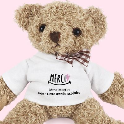 Cadeau personnalisé, une peluche au prénom brodé sur le t-shirt