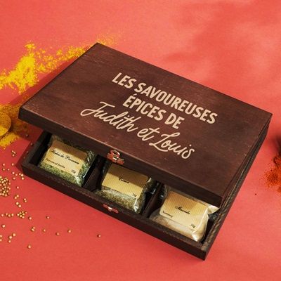 Petit coffret d'épices gravé Message - 9 épices du monde