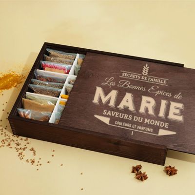 Grand coffret d'épices gravé « Les bonnes épices de » - 36 épices du monde