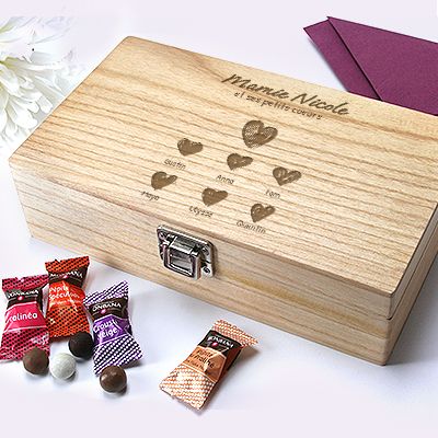 Coffret gravé de chocolats Monbana - Mamie et ses petits coeurs