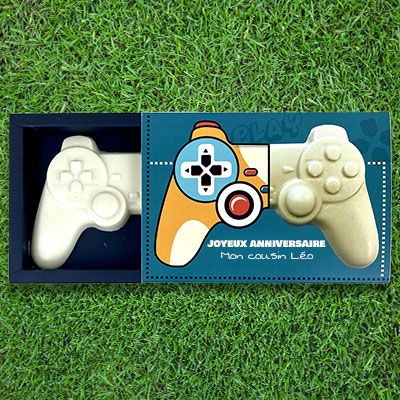 Manette de jeu en chocolat blanc personnalisée