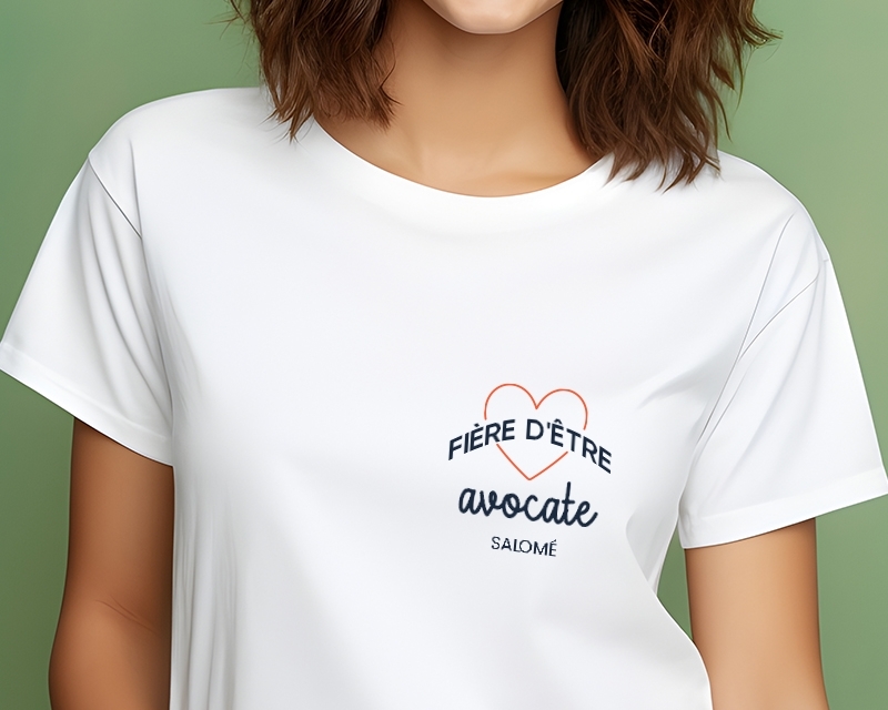 T-shirt Femme personnalisable - Fière d'être avocate