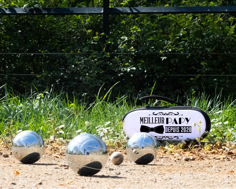 Sacoche pétanque, son cochonnet et sa triplette de boules