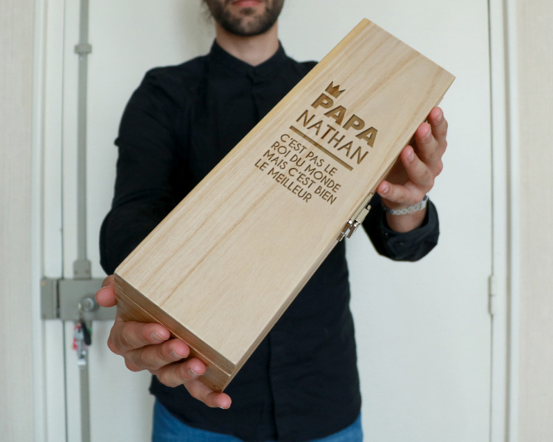 Caisse à Vin gravée - Roi du Monde