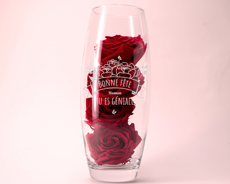 Vase design avec des roses éternelles