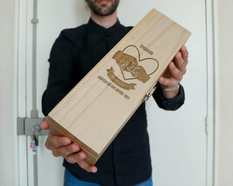 Caisse à vin gravée De père en fils