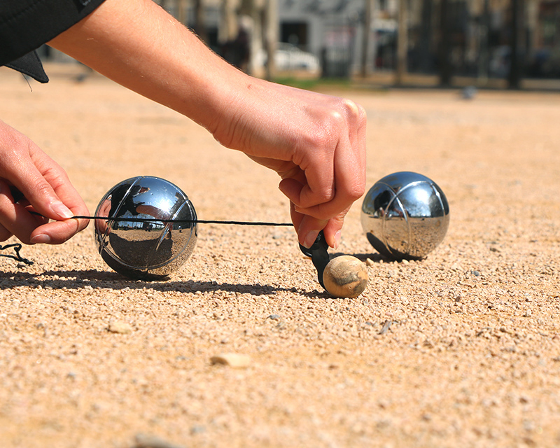 Boules de pétanque et cochonnet