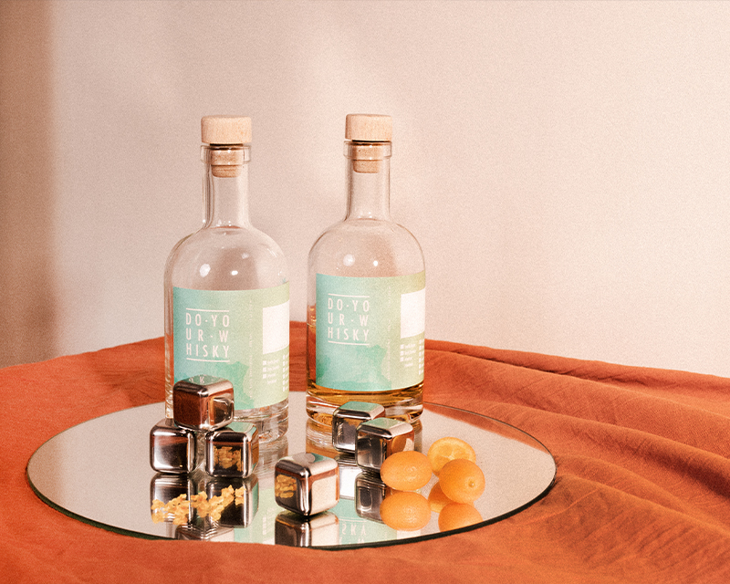 Kit de fabrication de whisky avec un verre personnalisé