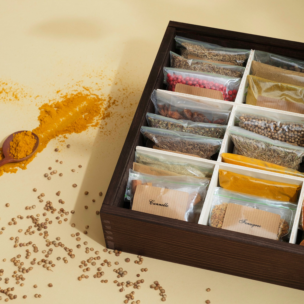 Grand coffret personnalisé de 36 épices du monde - Cadeaux.com