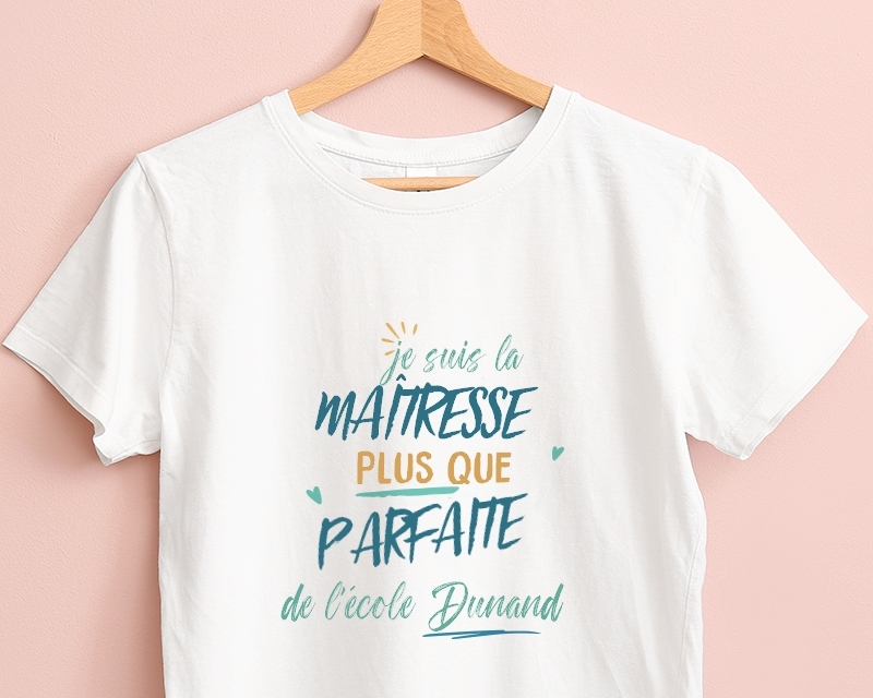 T-Shirt femme personnalisé : Maîtresse la plus...