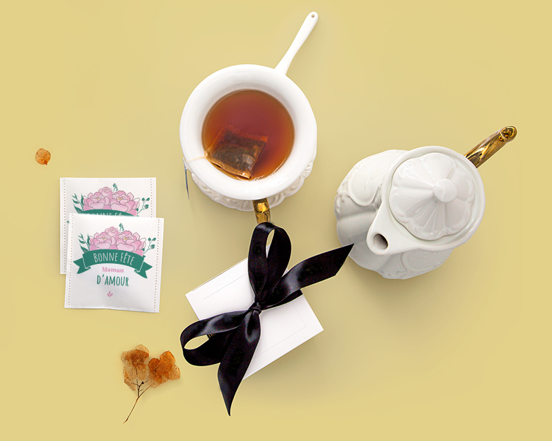 Voir l'image 2 du produit Boîte de 10 sachets de thé bio personnalisables - Maman Fleurie