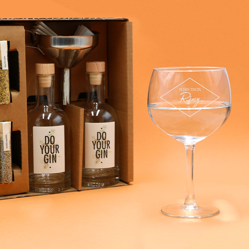 Kit de fabrication de gin avec verre personnalisé - Cadeaux.com